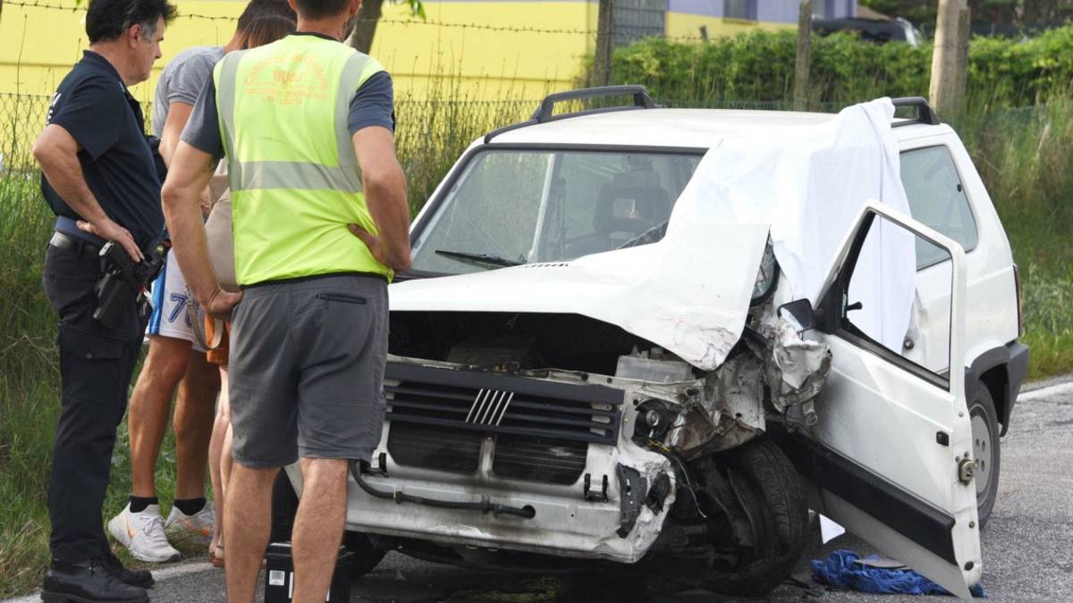 Bellaria, incidente: muore anziano in uno scontro frontale VIDEO