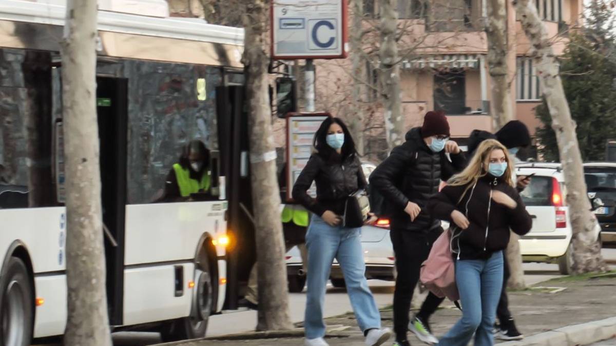 Studenti di nuovo in classe: più autobus e meno ressa / Gallery