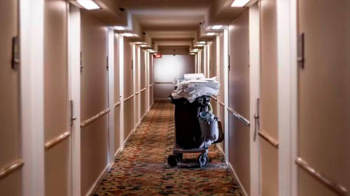 Rimini, documenti falsi per lavorare in hotel: due donne condannate a 10 mesi e 20 giorni