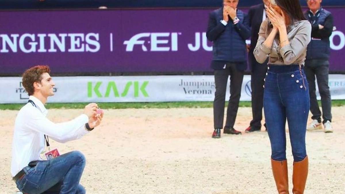 Vuoi sposarmi?Proposta di matrimonio a sorpresa per Gessica Notaro a Verona VIDEO