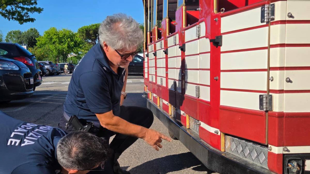 Rimini. Cade dal trenino turistico in movimento: bimbo elitrasportato in ospedale FOTOGALLERY