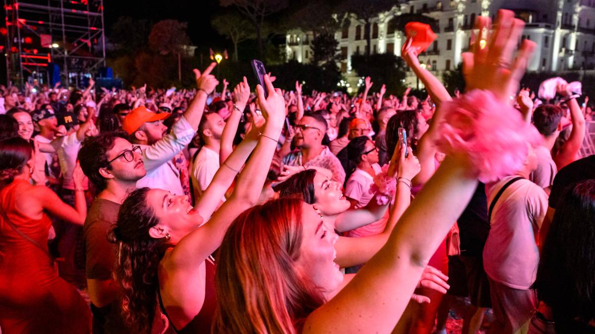 Notte Rosa 2026 a Rimini, è iniziato il week-end più caldo dell’estate - Gallery