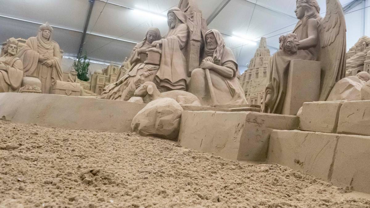 Rimini. Inaugurati il presepe di sabbia e l’Ice village FOTOGALLERY