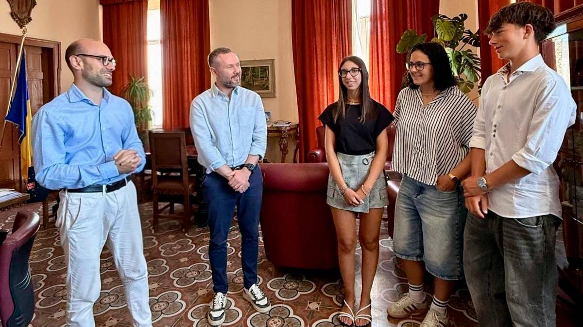 Cervia, premiati i tre ragazzi che hanno salvato una turista in mare