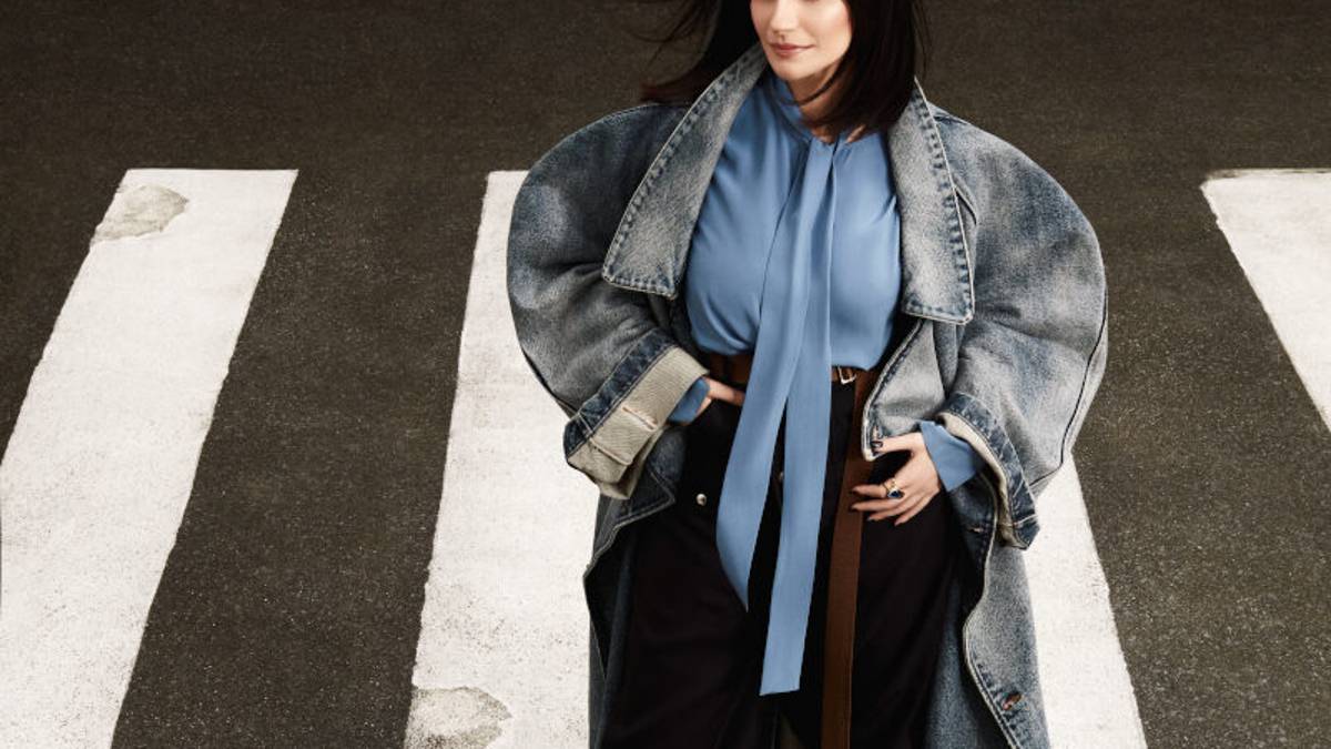 Laura Pausini, Un buon inizio al primo posto in classifica