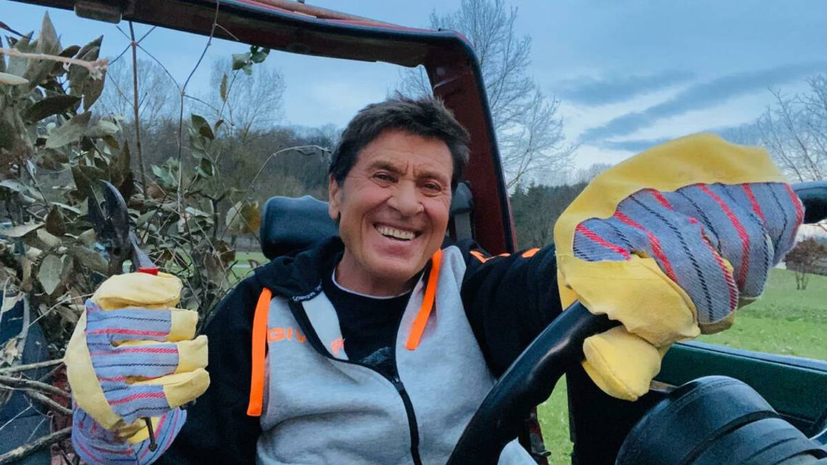 Per Gianni Morandi ustioni profonde alle mani ed alle gambe