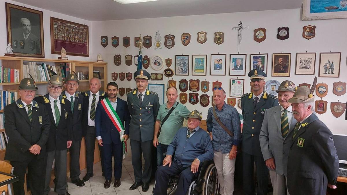 Lugo. Grande festa per i 100 anni del finanziere in congedo Elia Vanzetto