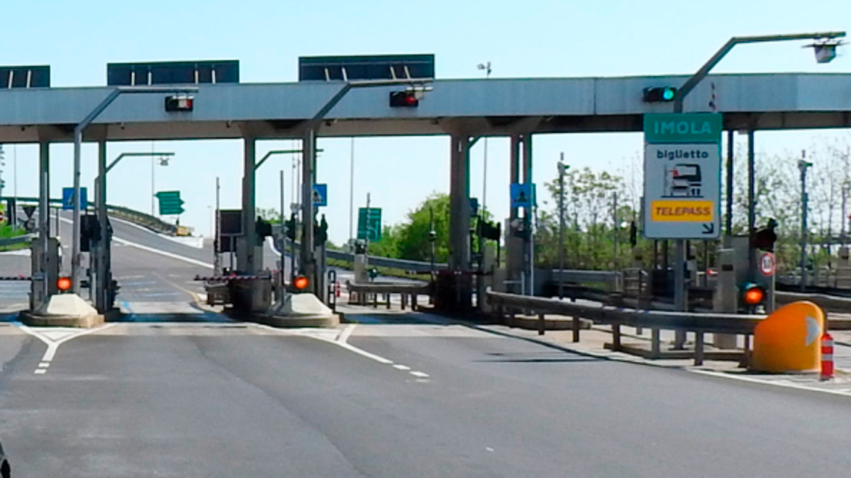 Autostrada A14: chiusa per una notte la stazione di Imola