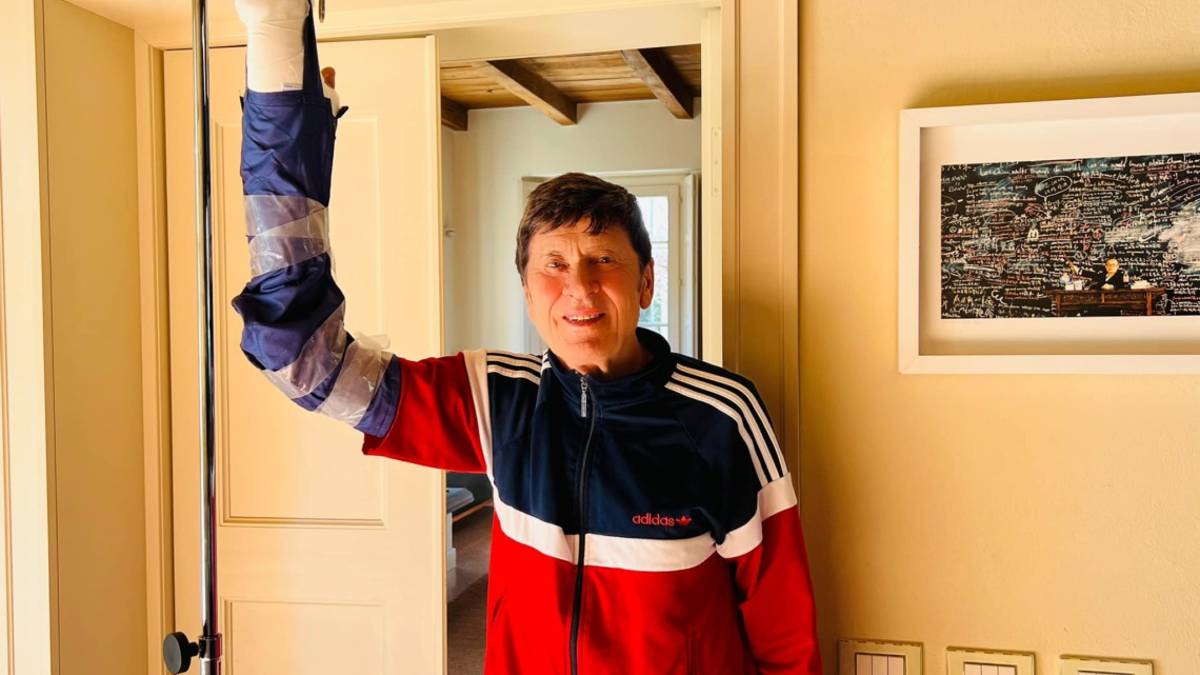 Gianni Morandi, nuovo intervento alla mano a Cesena: Per ora tutto bene, c'è di peggio...