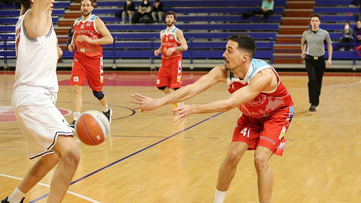 Basket B, la fotogallery di RivieraBanca-Jesi 90-72