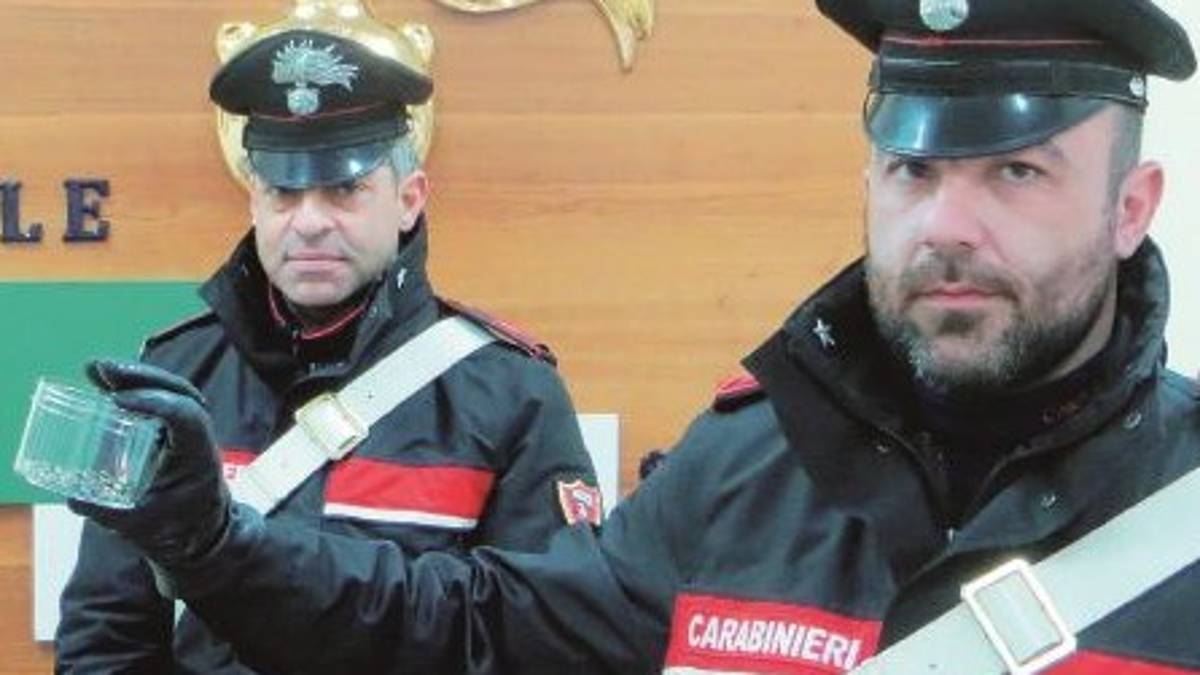 Per le protesi riceveva 7 euro al grammo. «Avevo bisogno di soldi per la droga»