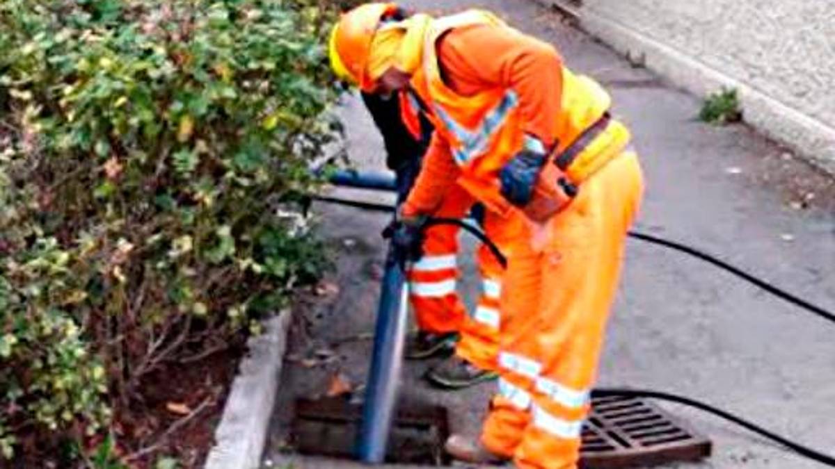 Rimini, arriva il Papa: ispezione a tombini e caditoie per la sicurezza e arrivano due sorgenti urbane