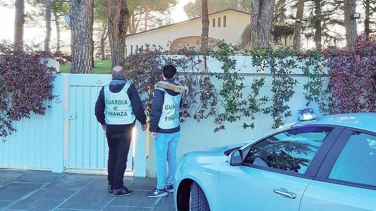 Rimini, per il fisco è “nullatenente”: sequestrati beni per 7 milioni a un forlivese