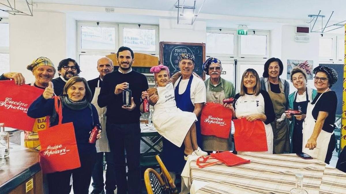 Cesena, Cucine Popolari plastic free: ecco l'erogatore dell'acqua e 200 borracce