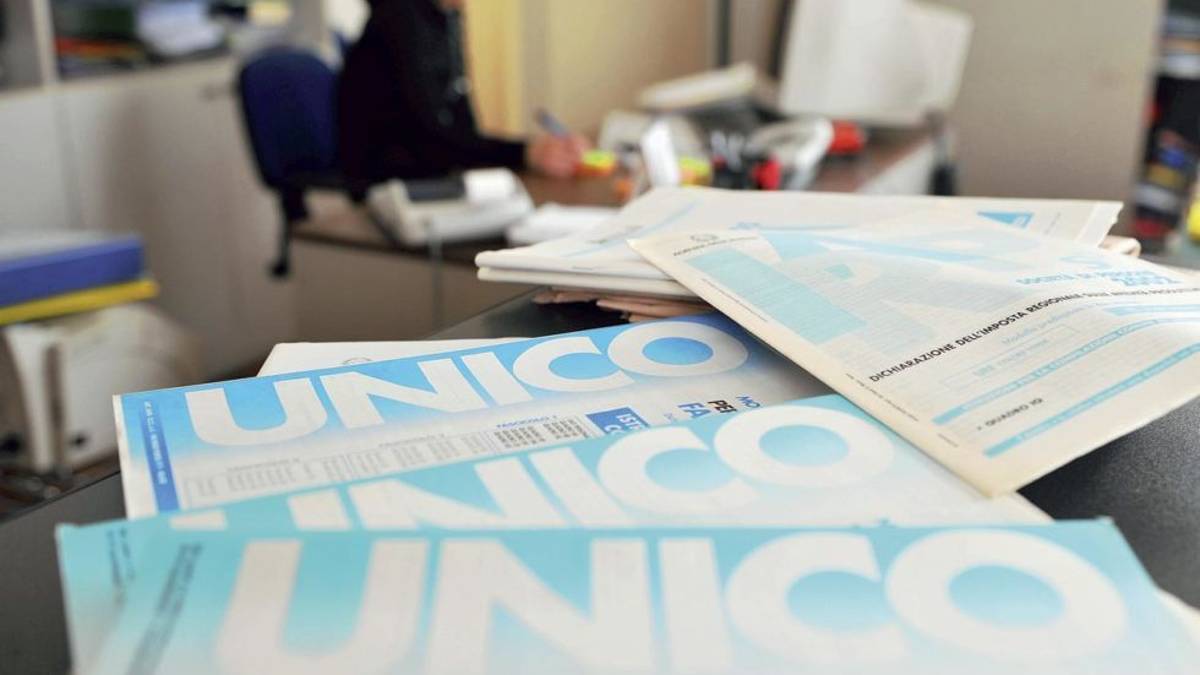 Rimini, incassa da un cliente 20mila euro «per le tasse» ma non era vero