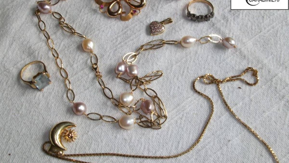 Forlimpopoli, colf rubava gioielli mentre assisteva giovane invalida