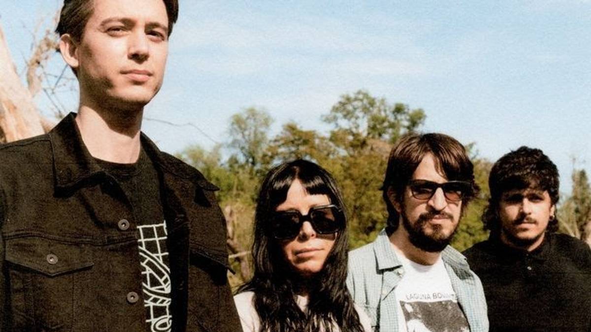 Paura di piacere è il nuovo album dei romagnoli Cosmetic