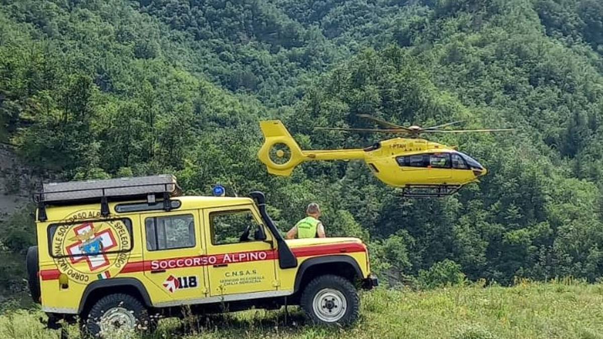 Cade in bici nella foresta a Bagno di Romagna: 77enne di Forlì salvato in eliambulanza
