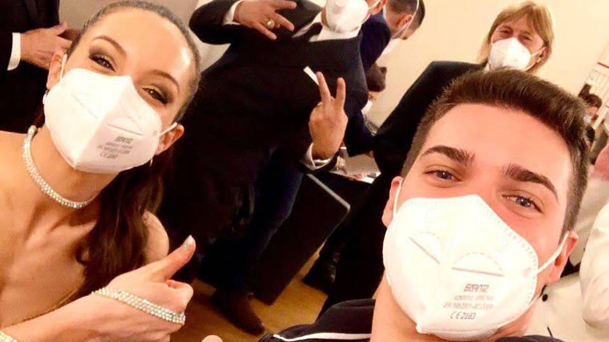Sanremo, Christian ed Elisa volteggiano all'Ariston