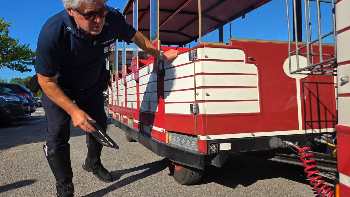 Rimini. Cade dal trenino turistico in movimento: bimbo elitrasportato in ospedale FOTOGALLERY