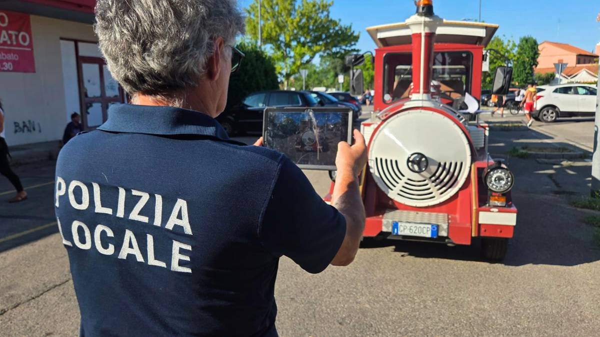 Rimini. Cade dal trenino turistico in movimento: bimbo elitrasportato in ospedale FOTOGALLERY