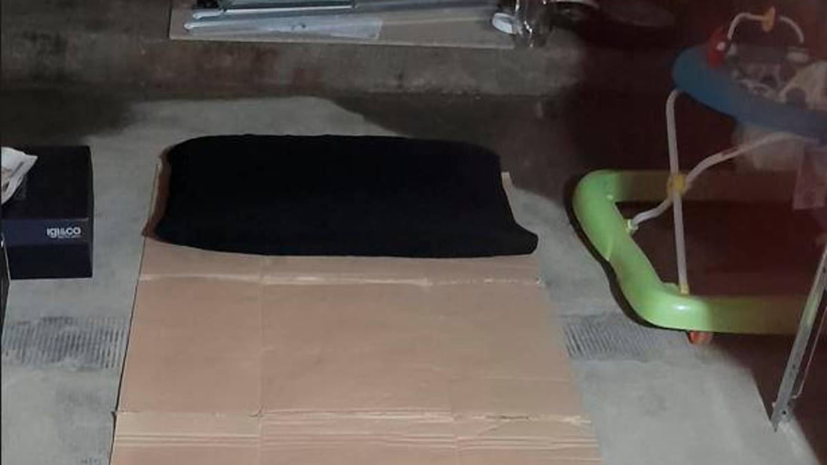 Giaciglio improvvisato da senzatetto
