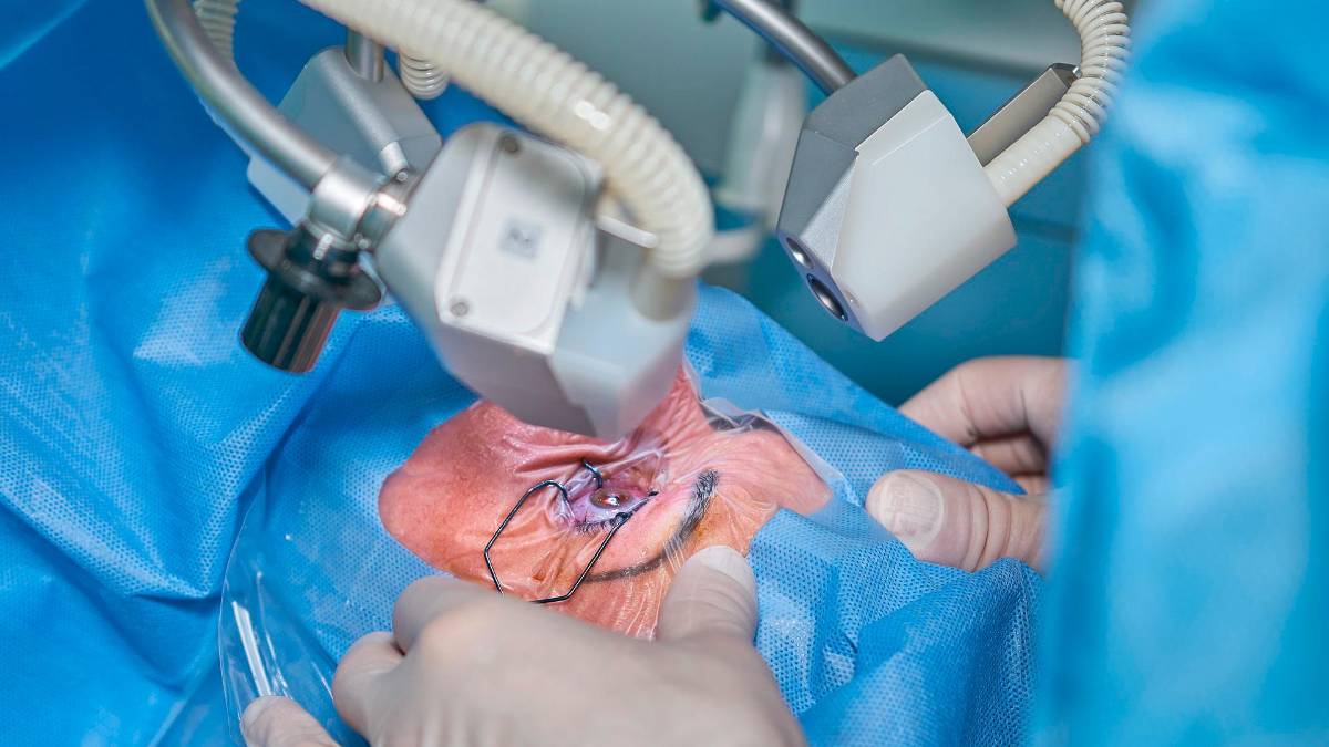 Rimini, si opera al viso per effettuare i “ritocchini”, finisce ustionata