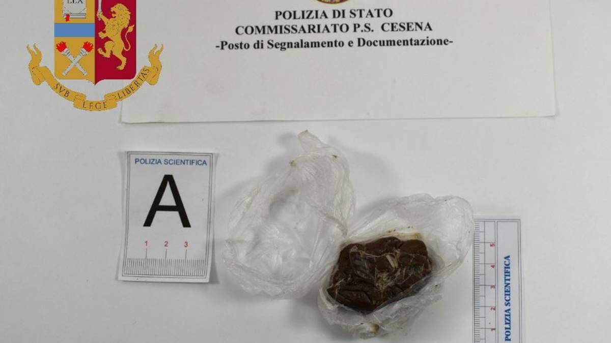Cesenatico, sgominato un terzetto di spacciatori di droga: due arresti e una denuncia