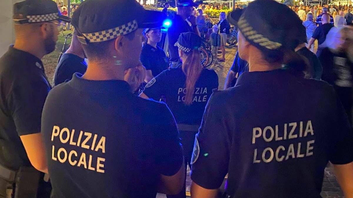 Riccione, furto con spaccata e turista derubato di portafoglio e smartphone: tre arresti