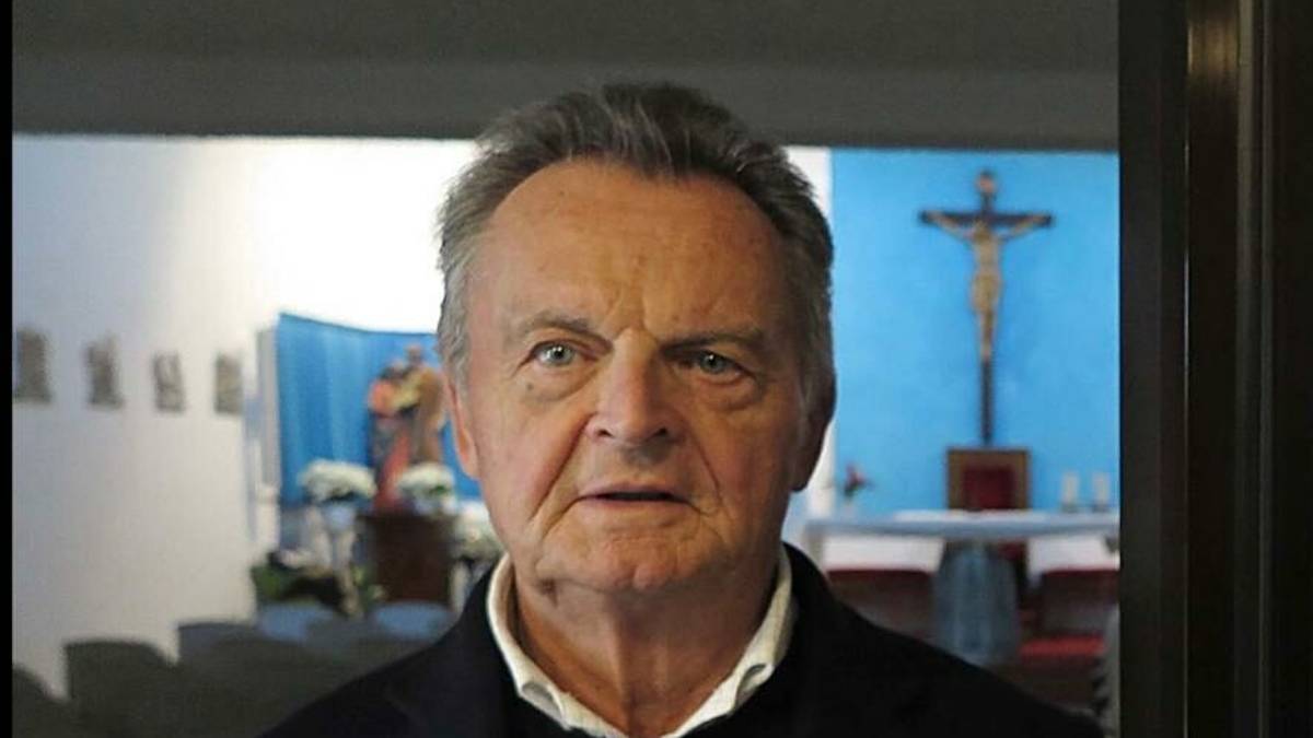 Covid, don Giorgio si aggrava: trasferito in terapia intensiva