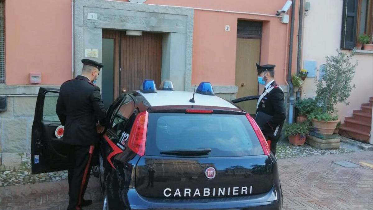 Dozza. Pensionata rapinata in casa da banditi mascherati
