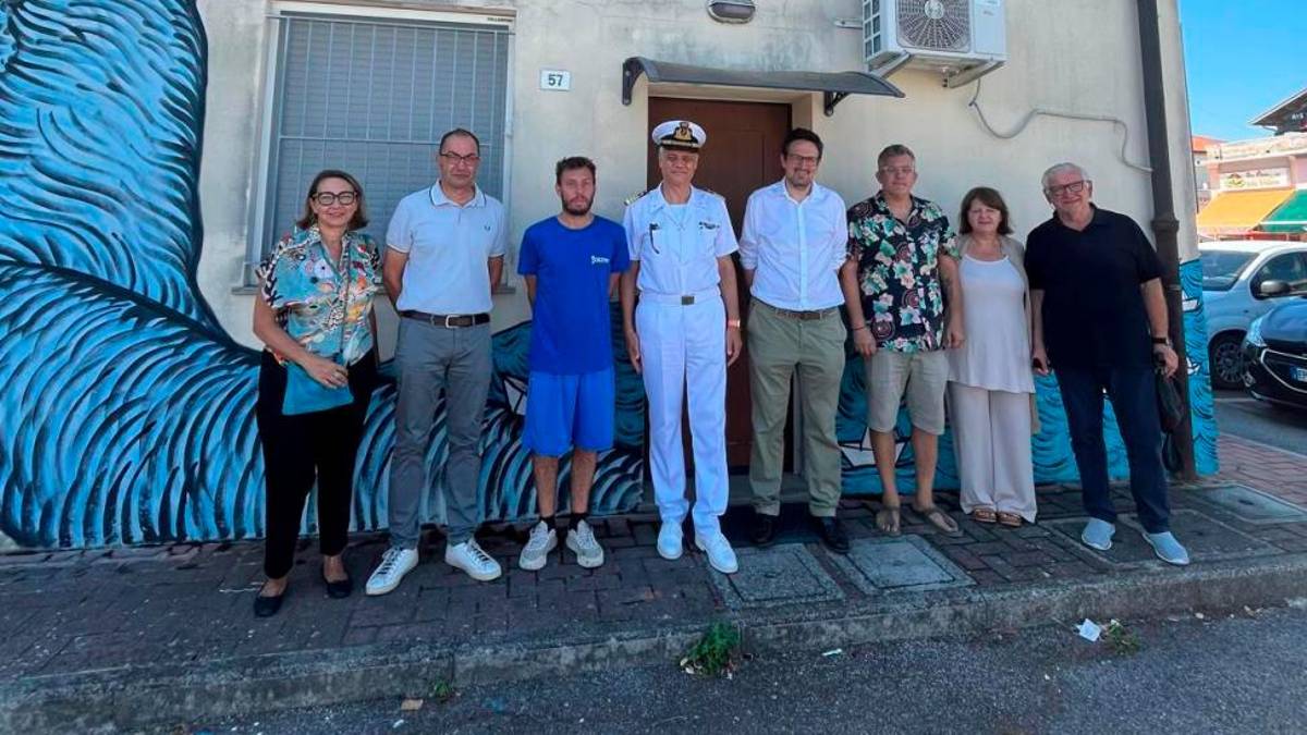Ravenna, la tartaruga marina diventa opera d‘arte