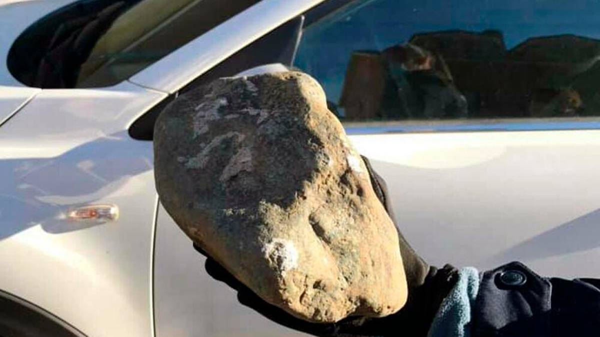 San Mauro, vandalo sulle auto aggredisce un agente e scappa: trovato, verrà denunciato