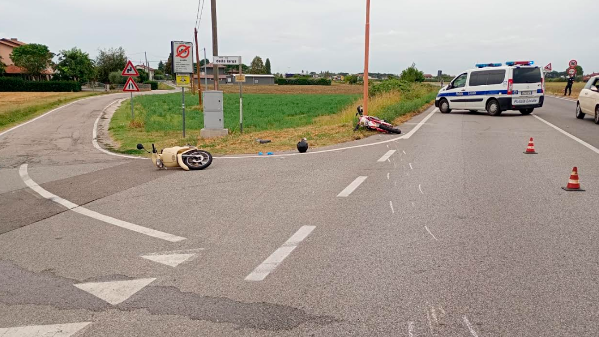 Cesena, incidente: scontro tra due moto, gravissima una donna di 53 anni