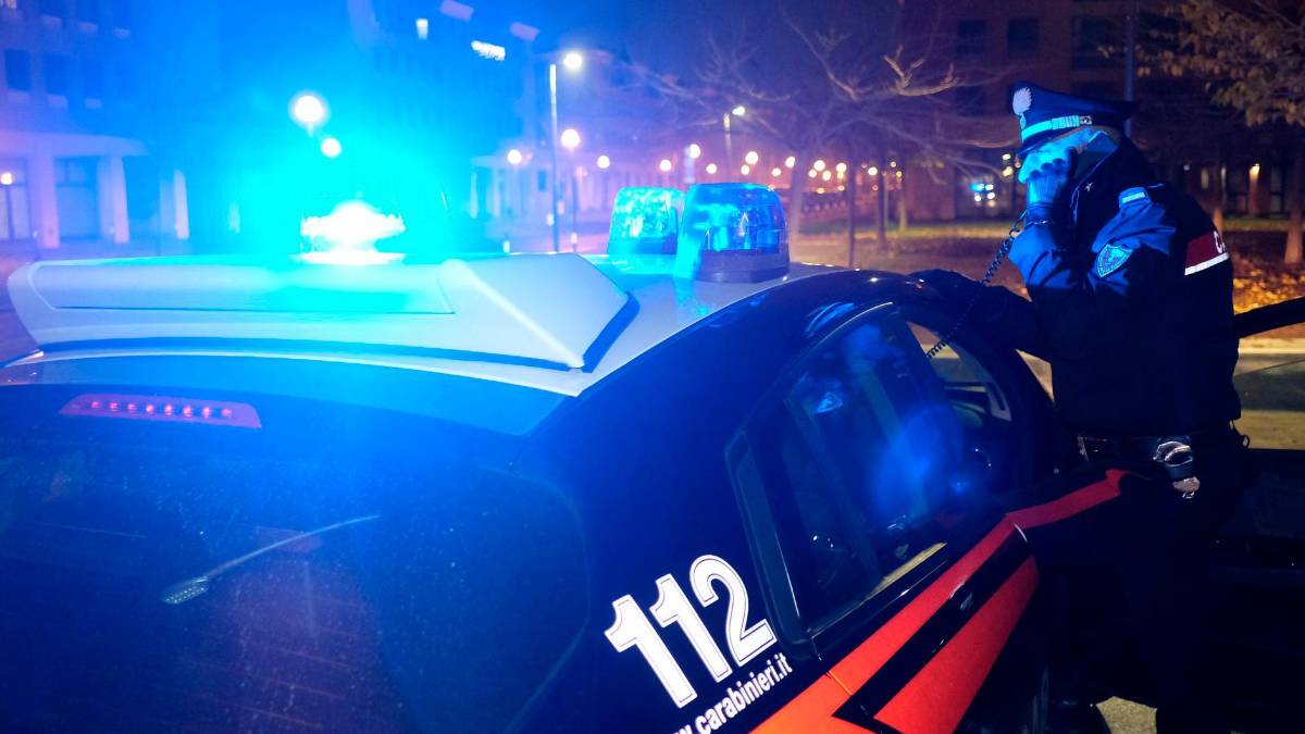 In giro per Forlì con una pistola a salve priva di tappo rosso: denunciato dai Carabinieri