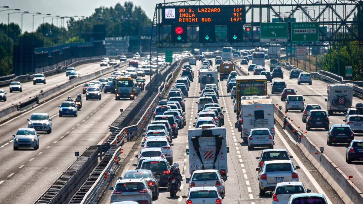Autostrade, picchi di traffico nei prossimi due fine settimana, c’è anche la A14