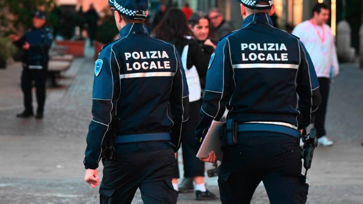 Agenti della polizia locale di Forlì