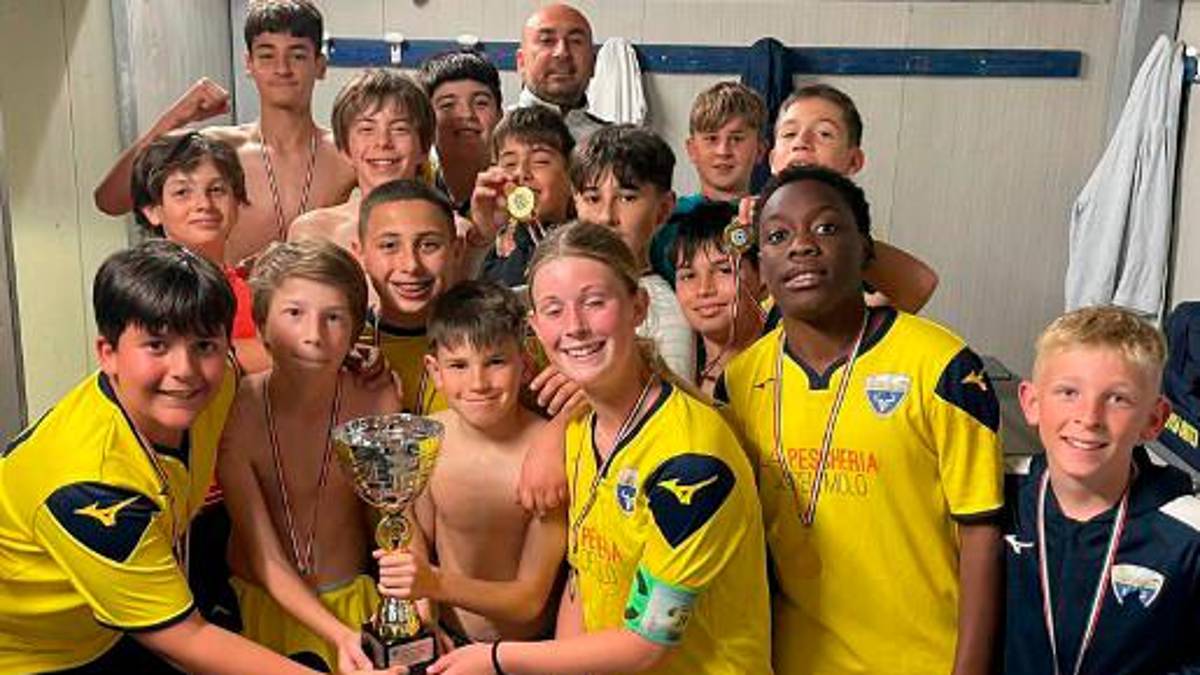 Calcio, ”se sei bravo a scuola ed educato in campo, non paghi la quota”: il Cervia United lancia 10 borse di merito per studio e sport