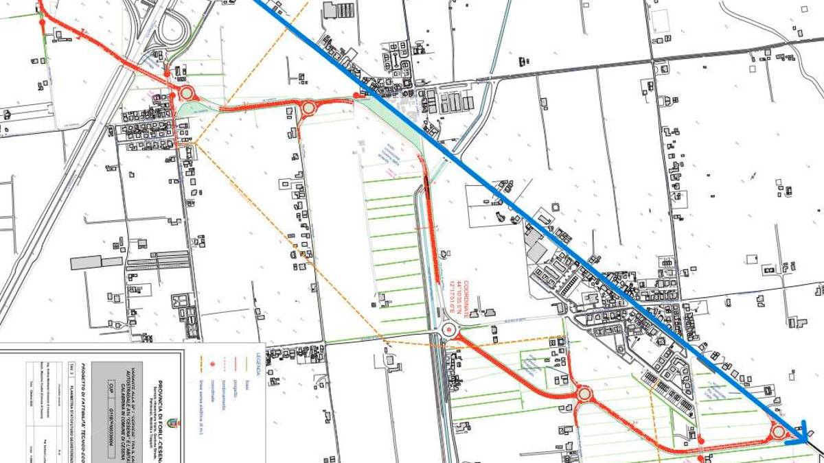 Il progetto preliminare presentato a marzo 2025: in rosso gli interventi previsti; in blu la via Cervese, con la freccia in direzione mare