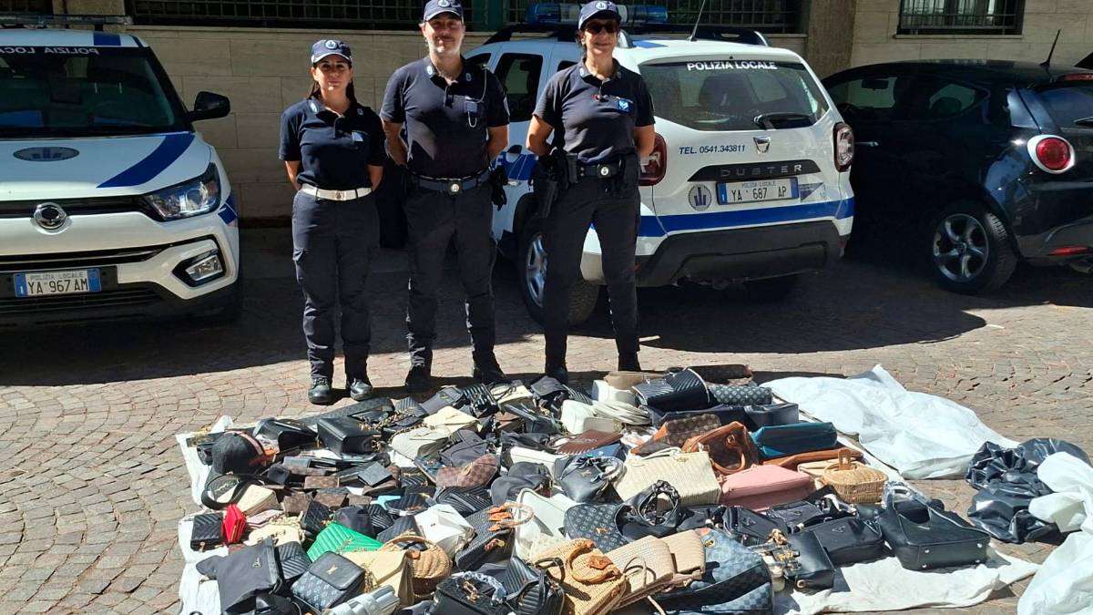 Bellaria Igea Marina, abusivismo commerciale e monopattini nel mirino della Polizia locale
