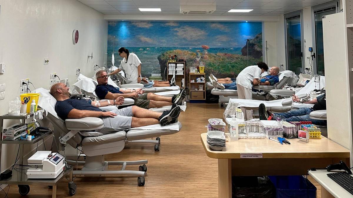 Cesena, donare sangue nel cuore della notte: martedì 18 agosto l’iniziativa di Avis dalle 3 alle 7 del mattino