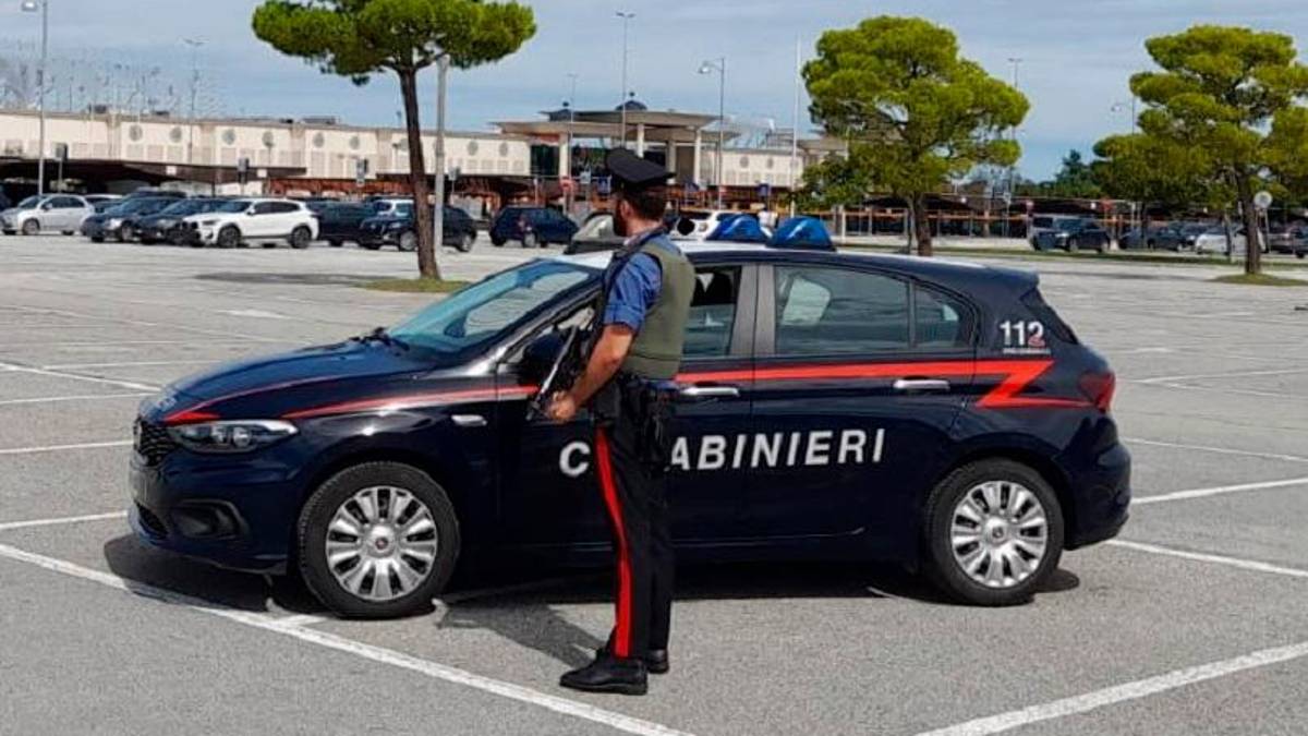 Savignano, va al supermercato a rubare per la quarta volta in pochi giorni: bloccato all’uscita “senza acquisti”