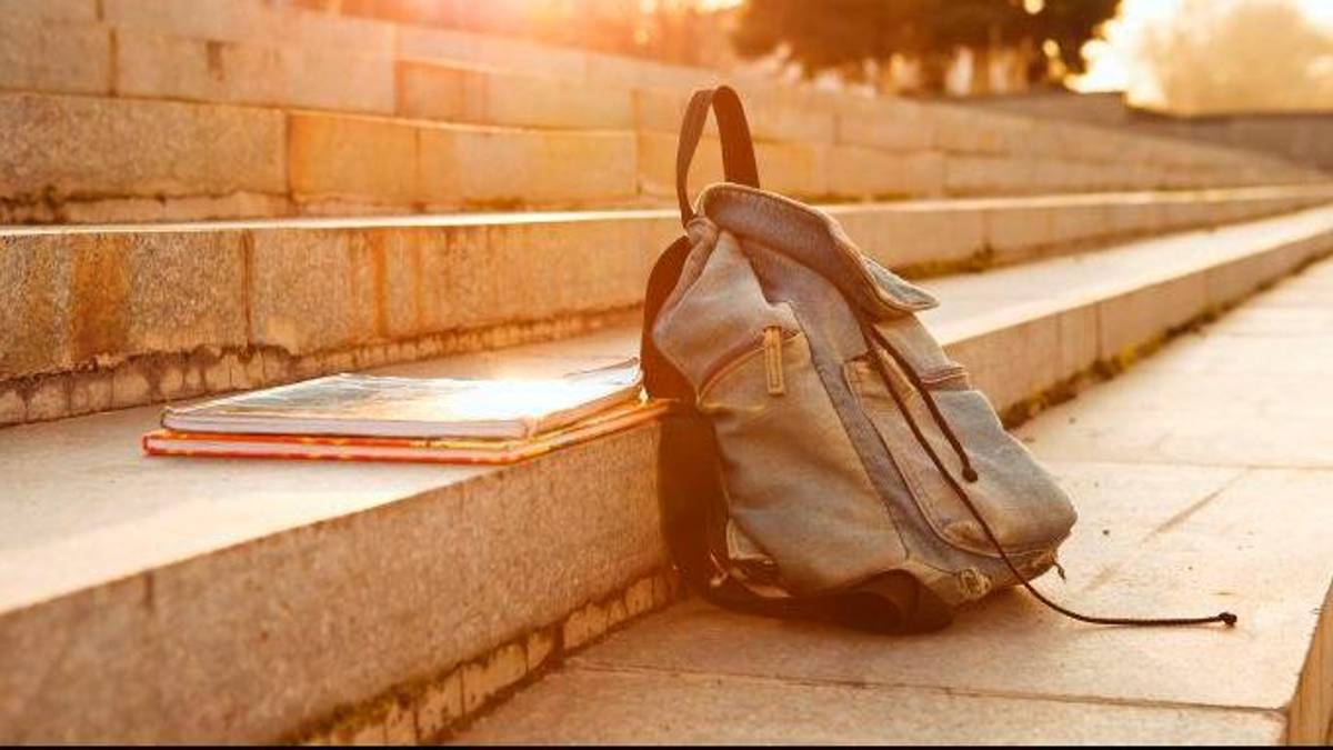 I figli sono una 12enne e un 15enne originari del Bangladesh