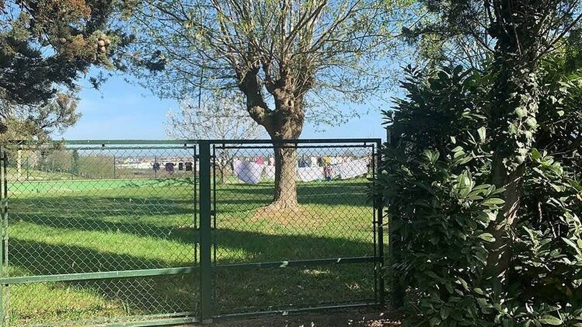 Carovane nomadi a Rimini in zona rossa: allarme dei residenti