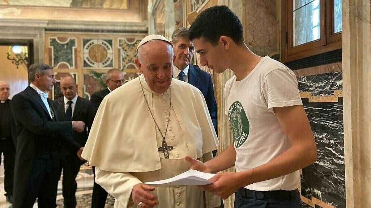 Papa Francesco all'attivista forlivese di Fridays for Future: Fate chiasso