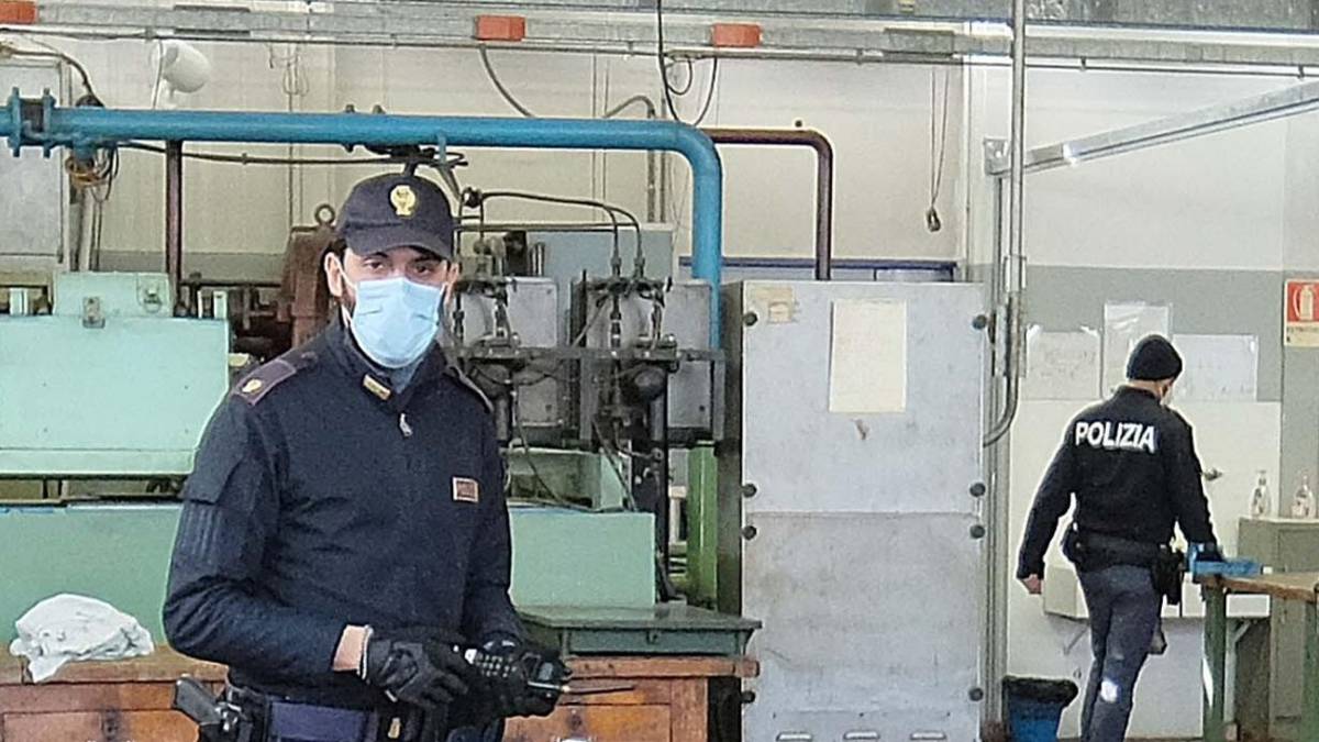 Rimini, accoltellato a scuola. La preside: Per favore, non parlate di bullismo, è solo immaturità