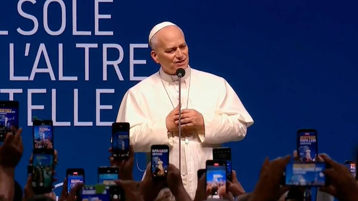 Rimini, ovazione per Papa Leone al Meeting: “Ma l’applauso più forte fatelo a Gesù Cristo...”