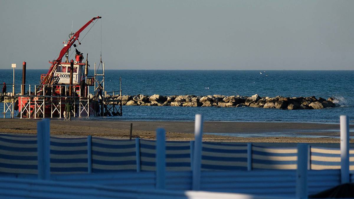 Rimini, addio scogliera di San Giuliano