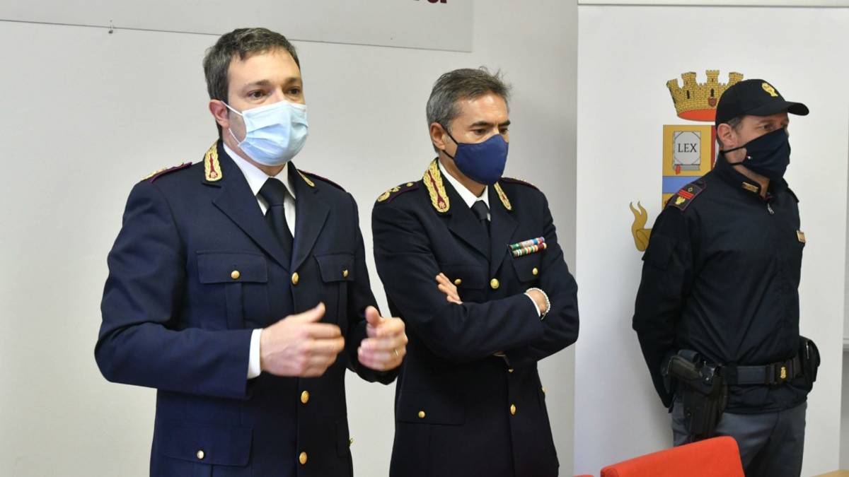 Cesenatico, certificati falsi per evitare mascherine e vaccino: indagata una candidata del Pd