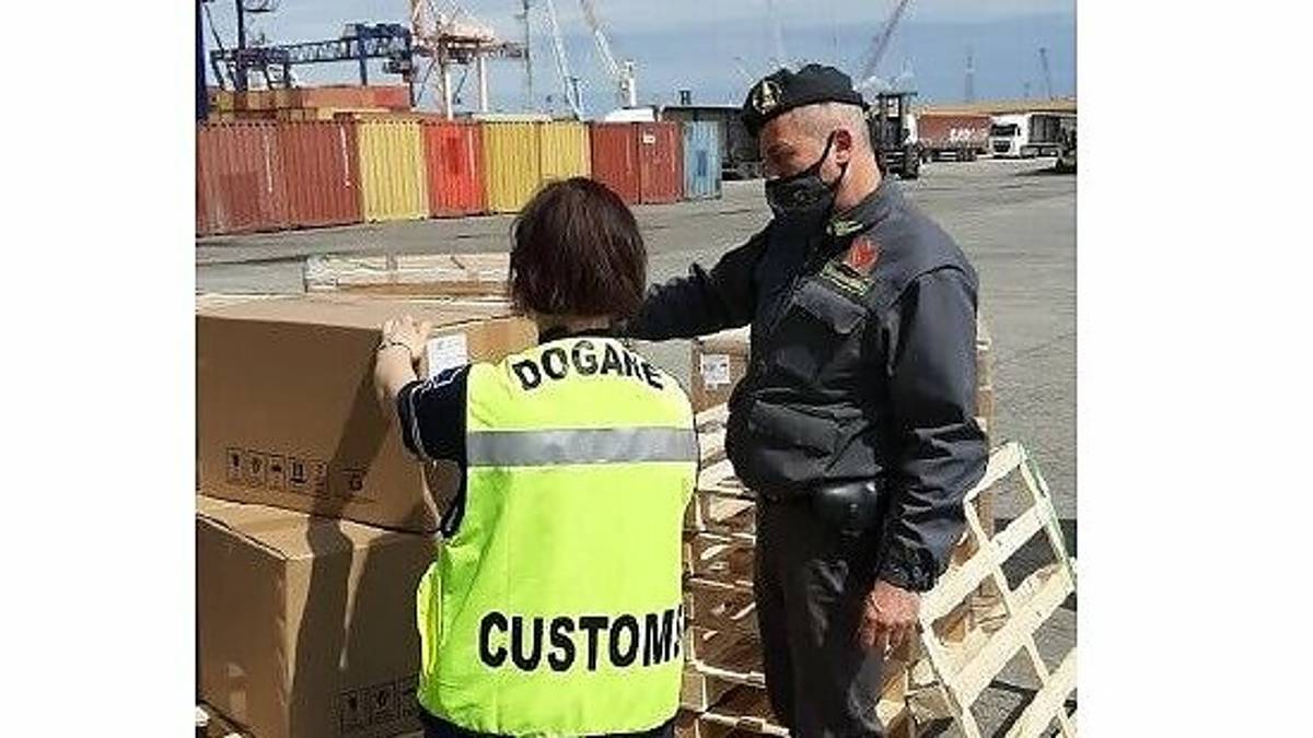 Ravenna, un sequestro servito fresco: bloccati 1.286 condizionatori cinesi